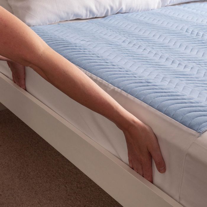 Washable Bed Pad Blue With Tuck In Sides (3000ml) Single - Tucked in